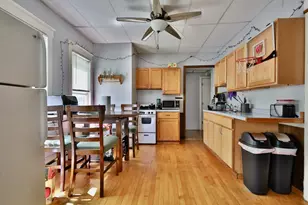 554 Mifflin St, Madison, WI 53703 - Photo 3