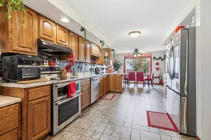 9096 E Stagecoach Trail, Warren, IL 61087 - Photo 5