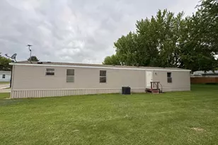560 W 21st Street, Monroe, WI 53566 - Photo 3