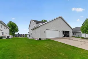 5220 Sassafrass Dr, Fitchburg, WI 53711 - Photo 9