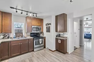 1212 Johnson St, Madison, WI 53703 - Photo 11