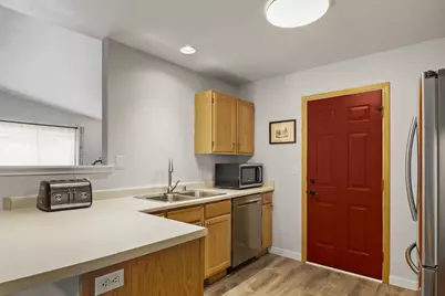 1224 Carpenter Street, Madison, WI 53704 - Photo 9