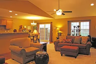 1475 Jody Cir, Platteville,  53818 - Photo 3