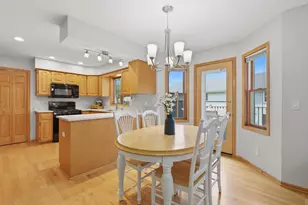 1696 Chadsworth Dr, Sun Prairie, WI 53590 - Photo 11
