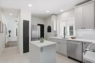 2109 E Dayton St, Madison, WI 53704 - Photo 17