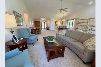 206 Shady Oak Court, Janesville, WI 53548 - Photo 7