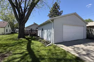 624 N Pine St, Janesville, WI 53548 - Photo 25