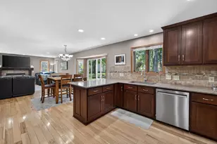 404 Doral Ct, Waunakee, WI 53597 - Photo 15
