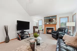 1207 N Parkview St, Cottage Grove, WI 53527 - Photo 5