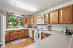 1207 N Parkview St, Cottage Grove, WI 53527 - Photo 9