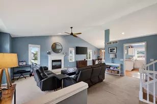 1106 Turnberry Ct, Waunakee, WI 53597 - Photo 9