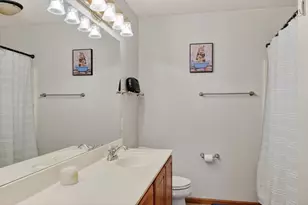 1106 Turnberry Ct, Waunakee, WI 53597 - Photo 41