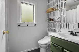 1329 Dewey Ct, Madison, WI 53703 - Photo 17