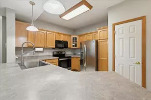 3001 Stratton Way, Madison, WI 53719 - Photo 9