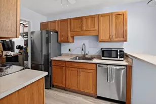 847 Kottke Dr, Madison, WI 53719 - Photo 7