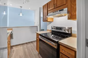 847 Kottke Dr, Madison, WI 53719 - Photo 11