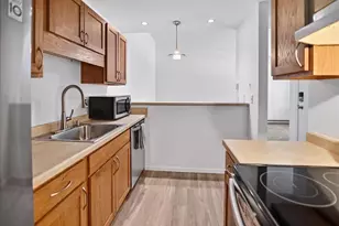 847 Kottke Dr, Madison, WI 53719 - Photo 5