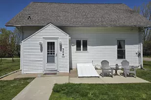 304 Glen St, Kendall, WI 54638 - Photo 5