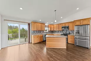 229 Dessa Rain Dr, Reedsburg, WI 53959 - Photo 5