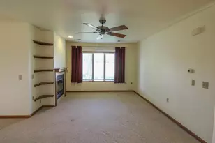 107 Buckingham Ct, Cambridge, WI 53523 - Photo 3