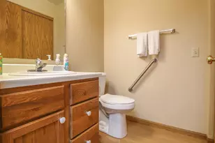 107 Buckingham Ct, Cambridge, WI 53523 - Photo 9
