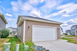 4863 Jicama Rd, Fitchburg, WI 53711 - Photo 15