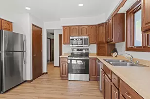 421 Bowman Rd, Wisconsin Dells, WI 53965 - Photo 5