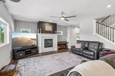 410 Sunset Drive, Lodi, WI 53555 - Photo 9