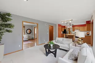 909 Bristol Ct, Stoughton, WI 53589 - Photo 13