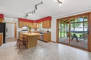 909 Bristol Ct, Stoughton, WI 53589 - Photo 15