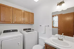 909 Bristol Ct, Stoughton, WI 53589 - Photo 23