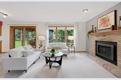 909 Bristol Court, Stoughton, WI 53589 - Photo 9