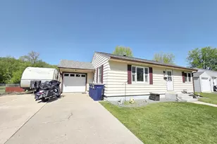1001 Cornelia St, Janesville, WI 53545 - Photo 1