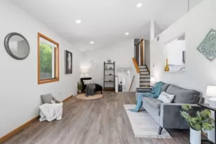8405 Shale Dr, Madison, WI 53719 - Photo 3