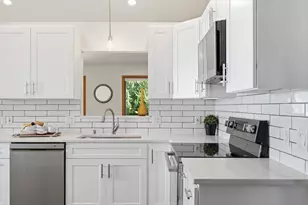 8405 Shale Dr, Madison, WI 53719 - Photo 5