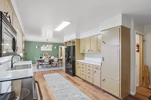 605 5th St, Waunakee, WI 53597 - Photo 15