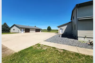 N6526 State Road 22, Pardeeville, WI 53954 - Photo 13