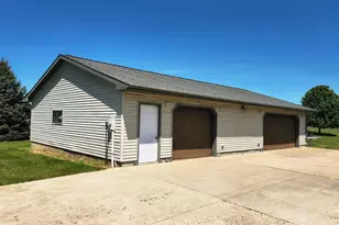 N6526 State Road 22, Pardeeville, WI 53954 - Photo 11