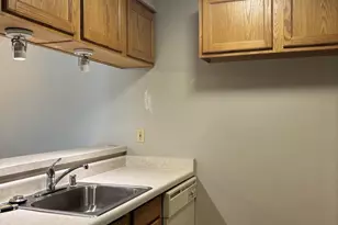 4328 Melody Ln, Madison, WI 53704 - Photo 9