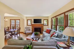 13 Oxford Pl, Madison, WI 53704 - Photo 9
