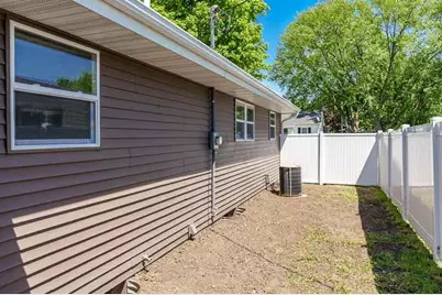 1103 Mitchell Street, Janesville, WI 53546 - Photo 9