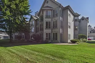 5383 Mariner's Cove Dr, Madison, WI 53704 - Photo 17