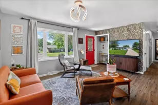 1926 Scott Ln, Madison, WI 53704 - Photo 5