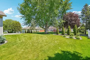 1004 Ganser Dr, Waunakee, WI 53597 - Photo 7