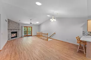 1711 Hillcrest Dr, Baraboo, WI 53913 - Photo 7