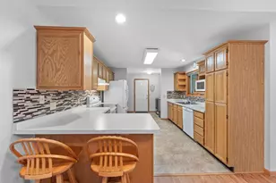 1711 Hillcrest Dr, Baraboo, WI 53913 - Photo 13