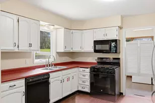 5036 Felland Rd, Madison, WI 53718 - Photo 9