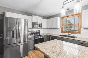 7126 Timberwood Dr, Madison, WI 53719 - Photo 3