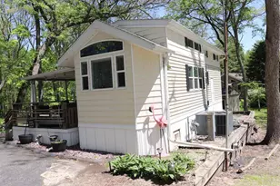 247 Leisure Way, Edgerton, WI 53534 - Photo 3