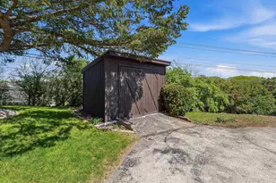 319 Hillcrest Dr, Beaver Dam, WI 53916 - Photo 5